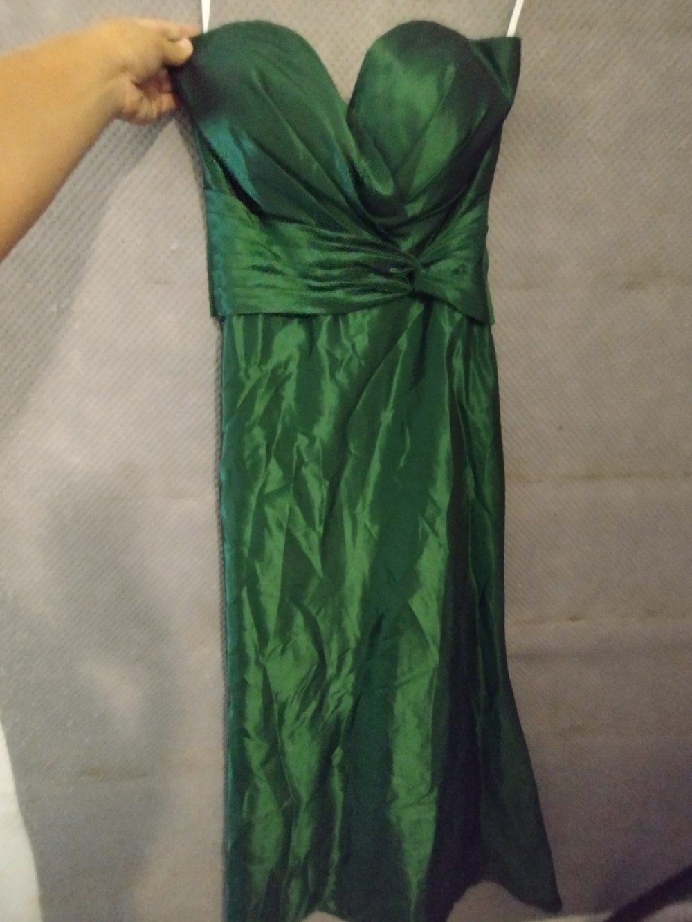 Strapless Emerald Green Evening Gown with Sweetheart Neckline
